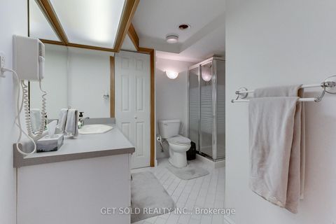 Photo 33 at 36 Houseman Crescent, North Richvale, Richmond Hill