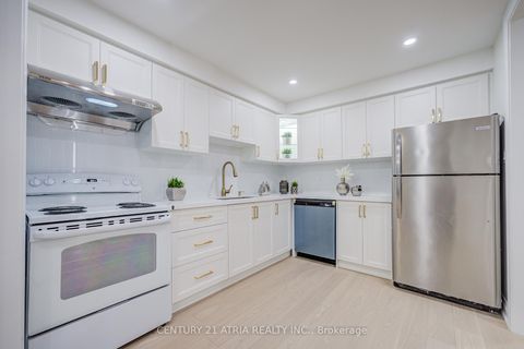 Photo 12 at 10 - 590 Sandhurst Circle, Agincourt North, Toronto