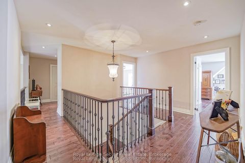 Photo 13 at 7 Trimingham Court, South Richvale, Richmond Hill