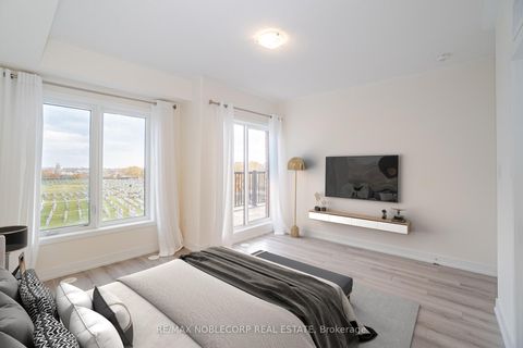 Photo 14 at 22 - 39 John Perkins Bull Drive, CFB, Toronto