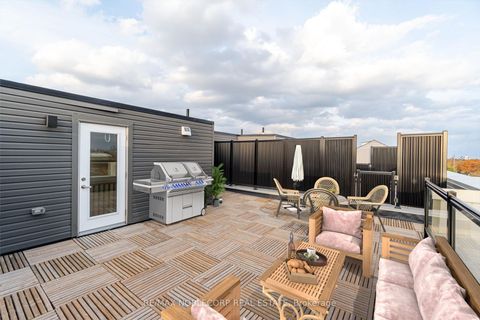 Photo 22 at 22 - 39 John Perkins Bull Drive, CFB, Toronto