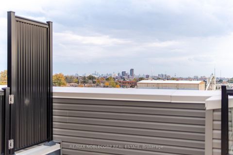 Photo 24 at 22 - 39 John Perkins Bull Drive, CFB, Toronto