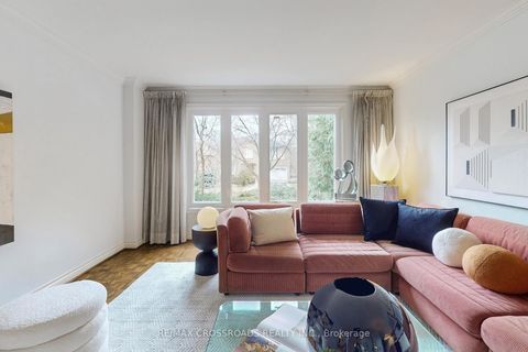 Photo 4 at 8 Orchid Court, Windfields, Toronto