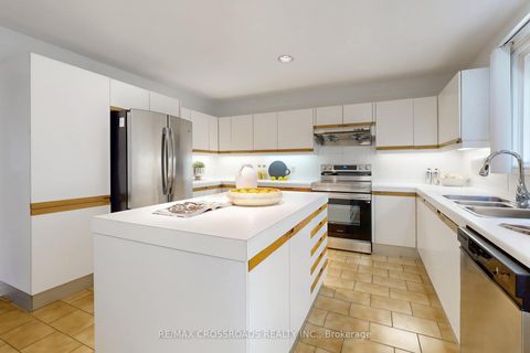 Photo 9 at 8 Orchid Court, Windfields, Toronto