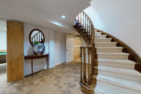 Photo 31 at 8 Orchid Court, Windfields, Toronto