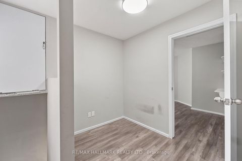 Photo 18 at 41 Shirlea Boulevard, Keswick South, Georgina