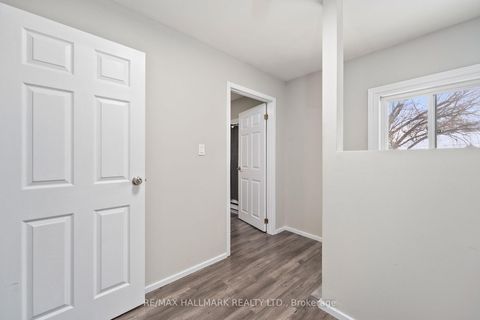 Photo 19 at 41 Shirlea Boulevard, Keswick South, Georgina