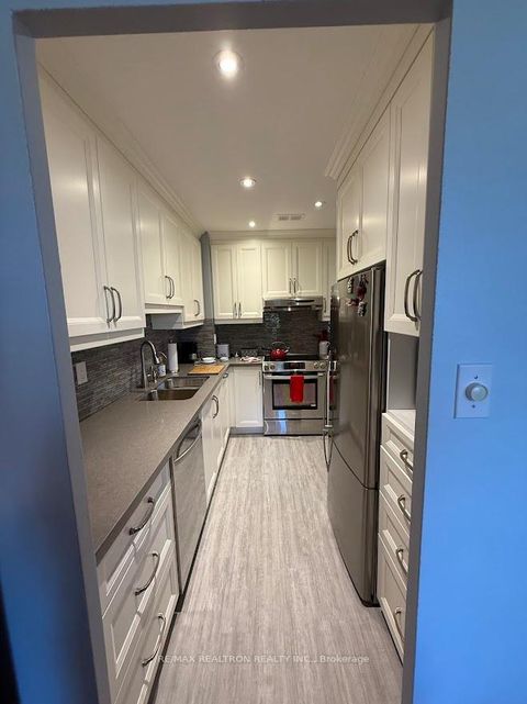 Photo 15 at 207 - 67 Richmond Street, Mill Pond, Richmond Hill