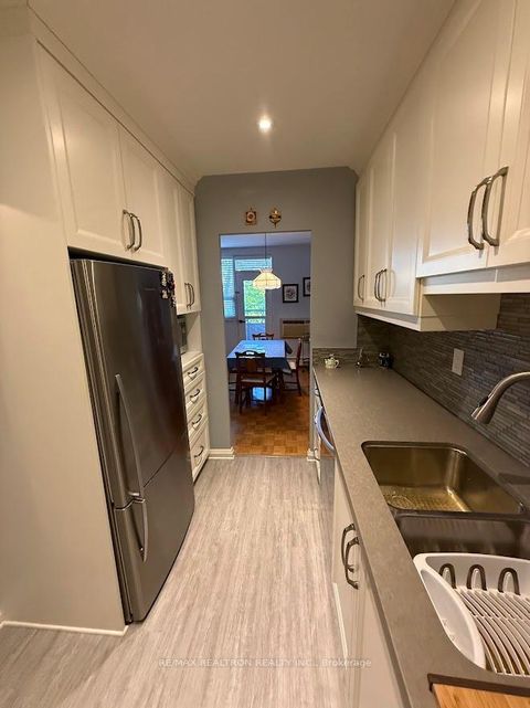 Photo 16 at 207 - 67 Richmond Street, Mill Pond, Richmond Hill