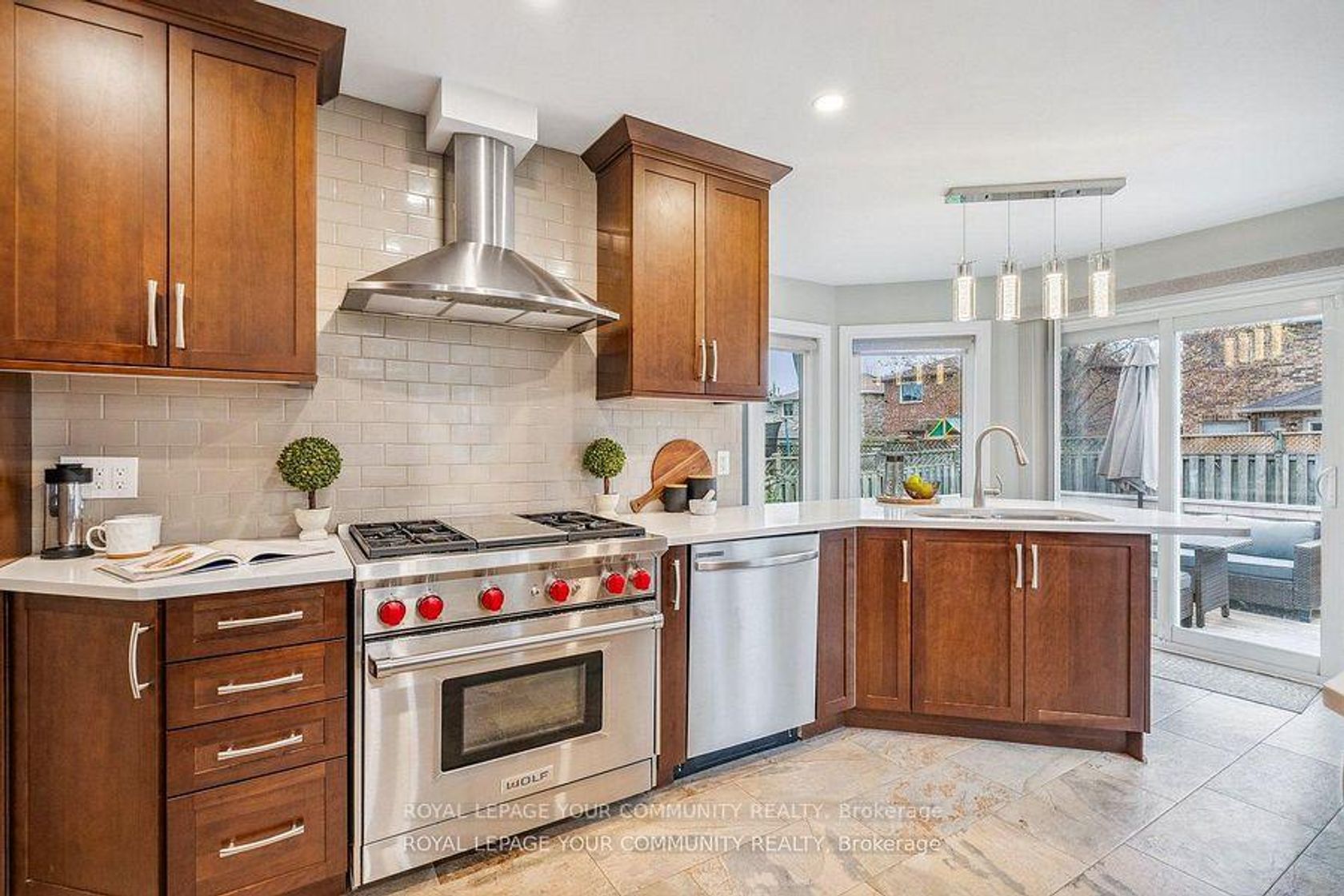 16 Grasett Crescent, West Bayfield, Barrie photo number 2