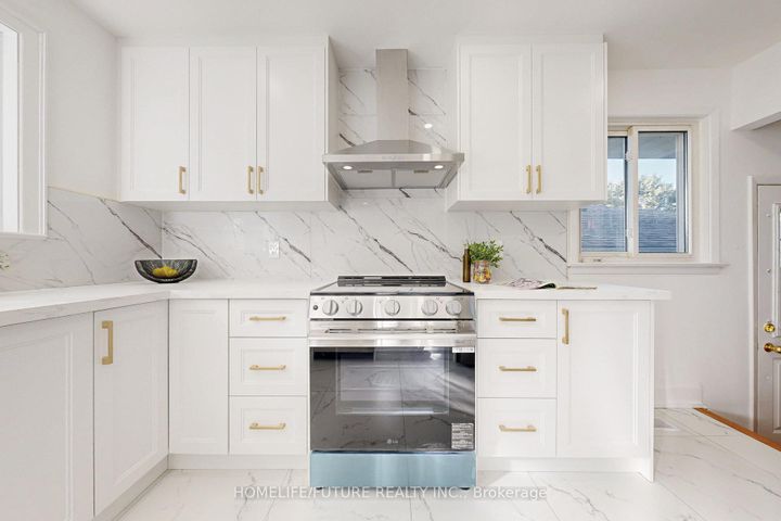 Photo 8 at 5 Landfair Crescent, Woburn, Toronto