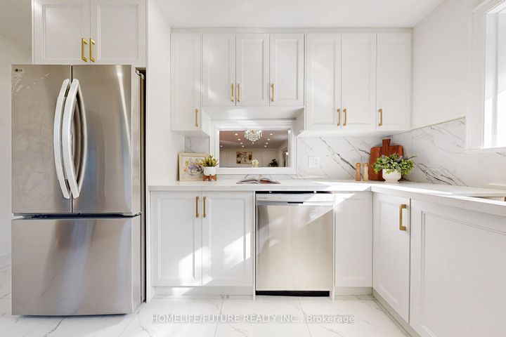 Photo 9 at 5 Landfair Crescent, Woburn, Toronto