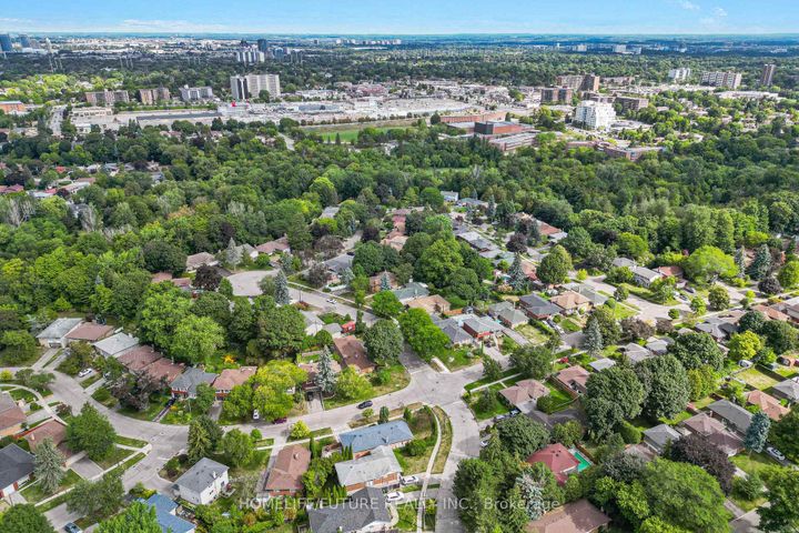 Photo 30 at 5 Landfair Crescent, Woburn, Toronto