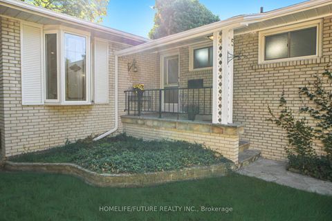 Photo 2 at 5 Landfair Crescent, Woburn, Toronto