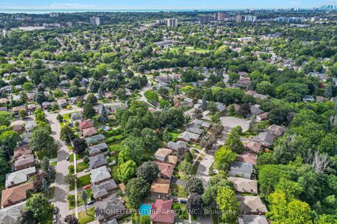 Photo 29 at 5 Landfair Crescent, Woburn, Toronto