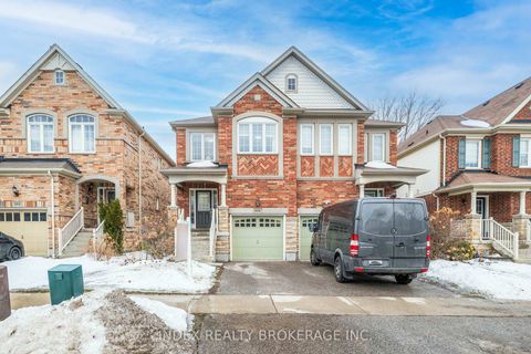 Photo 1 at 806 Mccue Drive, Taunton, Oshawa