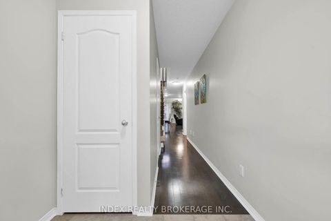 Photo 5 at 806 Mccue Drive, Taunton, Oshawa