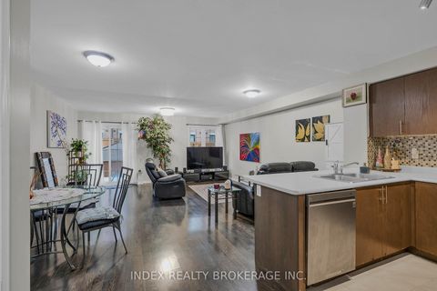 Photo 8 at 806 Mccue Drive, Taunton, Oshawa