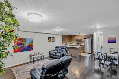 Photo 10 at 806 Mccue Drive, Taunton, Oshawa