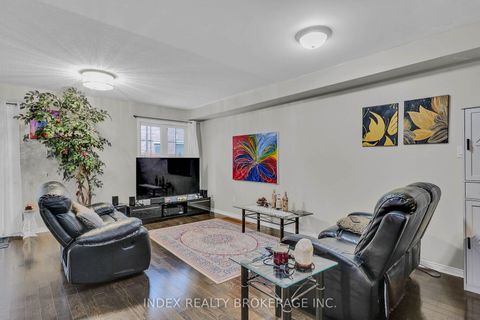 Photo 12 at 806 Mccue Drive, Taunton, Oshawa