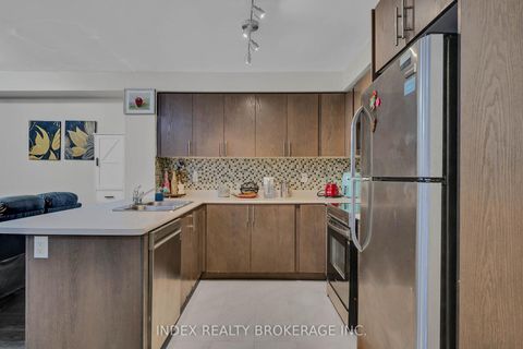 Photo 14 at 806 Mccue Drive, Taunton, Oshawa