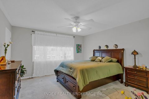 Photo 19 at 806 Mccue Drive, Taunton, Oshawa