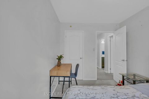 Photo 25 at 806 Mccue Drive, Taunton, Oshawa