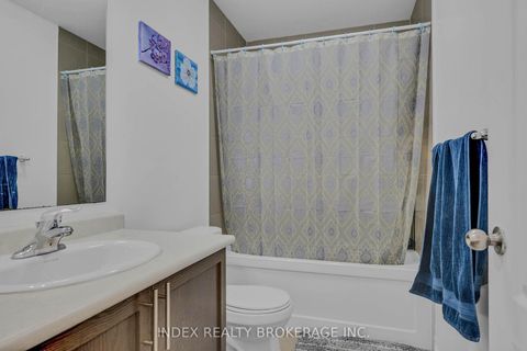 Photo 26 at 806 Mccue Drive, Taunton, Oshawa