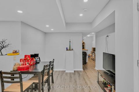 Photo 29 at 806 Mccue Drive, Taunton, Oshawa