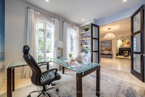 Photo 4 at 14 Sulgrave Crescent, Windfields, Toronto