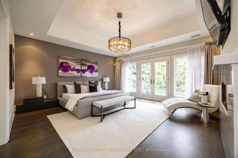 Photo 22 at 14 Sulgrave Crescent, Windfields, Toronto