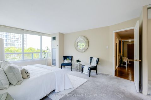 Photo 16 at 311 - 7250 Yonge Street, Yorkhill, Vaughan