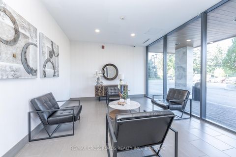 Photo 4 at 610 - 4700 Highway 7 Rd, East Woodbridge, Vaughan