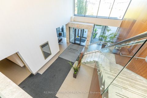 Photo 5 at 610 - 4700 Highway 7 Rd, East Woodbridge, Vaughan