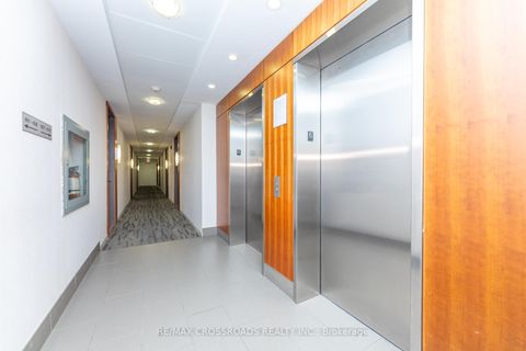 Photo 6 at 610 - 4700 Highway 7 Rd, East Woodbridge, Vaughan