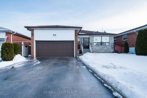 Photo 4 at 40 Maryhill Drive, Jamestown, Toronto