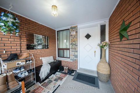 Photo 6 at 40 Maryhill Drive, Jamestown, Toronto