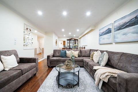 Photo 9 at 40 Maryhill Drive, Jamestown, Toronto