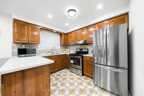 Photo 18 at 40 Maryhill Drive, Jamestown, Toronto