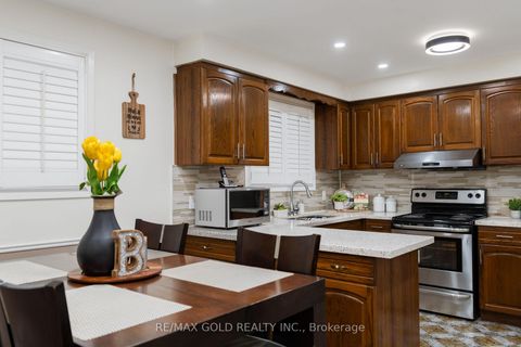 Photo 20 at 40 Maryhill Drive, Jamestown, Toronto