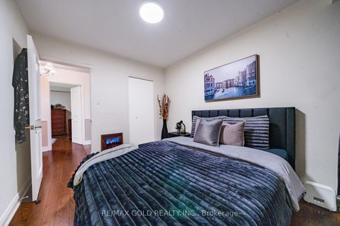 Photo 23 at 40 Maryhill Drive, Jamestown, Toronto