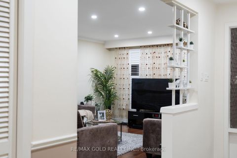 Photo 31 at 40 Maryhill Drive, Jamestown, Toronto