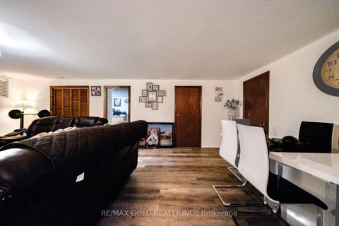 Photo 38 at 40 Maryhill Drive, Jamestown, Toronto