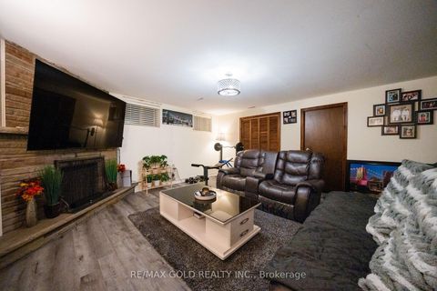 Photo 39 at 40 Maryhill Drive, Jamestown, Toronto