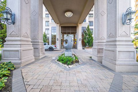 Photo 1 at 809 - 9255 Jane Street, Maple, Vaughan
