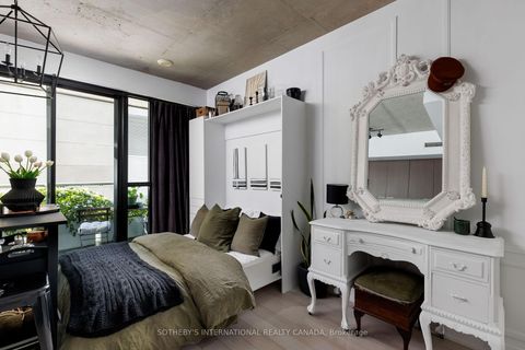 Photo 3 at 223 - 5 Hanna Avenue, Niagara, Toronto