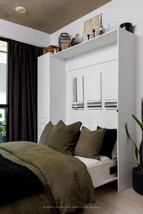 Photo 4 at 223 - 5 Hanna Avenue, Niagara, Toronto