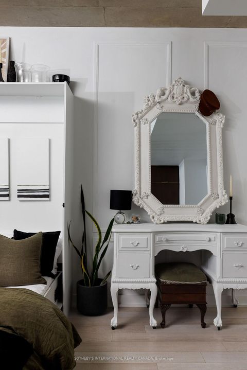 Photo 6 at 223 - 5 Hanna Avenue, Niagara, Toronto