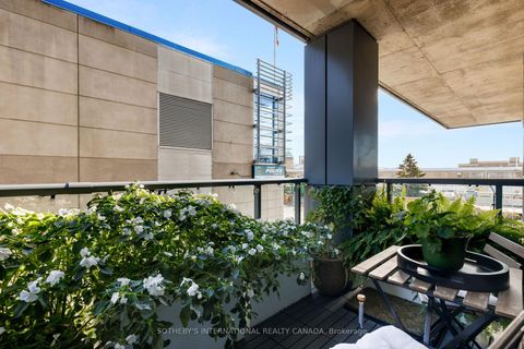 Photo 12 at 223 - 5 Hanna Avenue, Niagara, Toronto