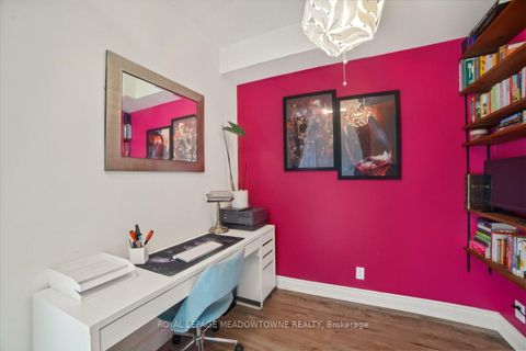 Photo 12 at 914 - 220 Burnhamthorpe Road W, City Centre, Mississauga